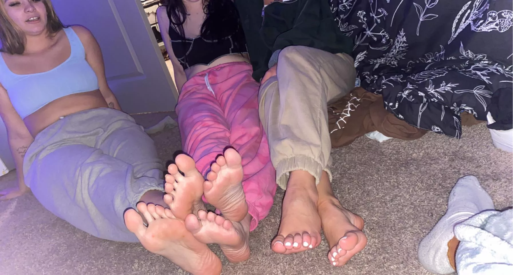 Can we attack you with our 30 toes?? 😳😳😍