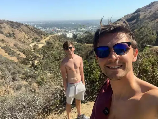Cheesy grins on a hike with my favorite person (got removed last time, woopsie🙈)