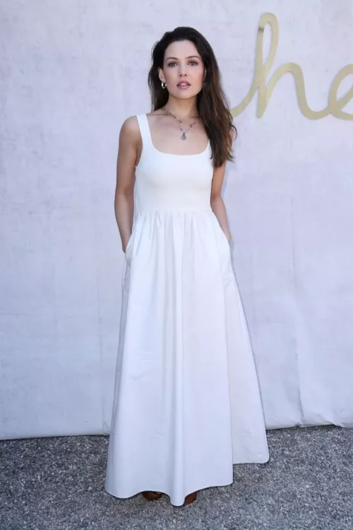 Danielle Campbell and a dress with pockets