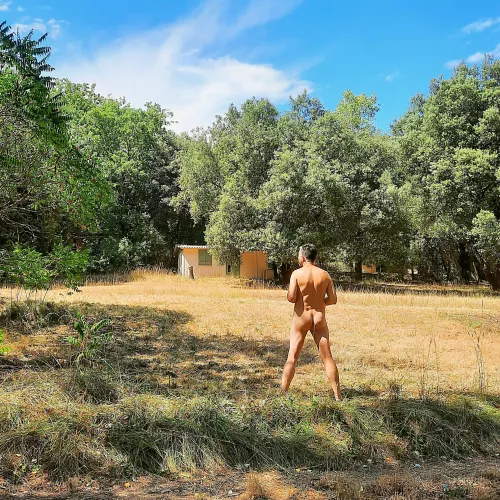 Discovering an abandoned camp...