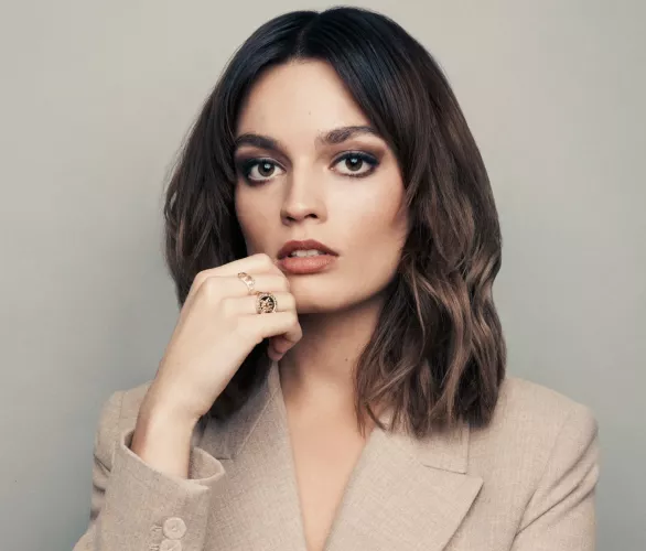 Emma Mackey - my new favorite actor