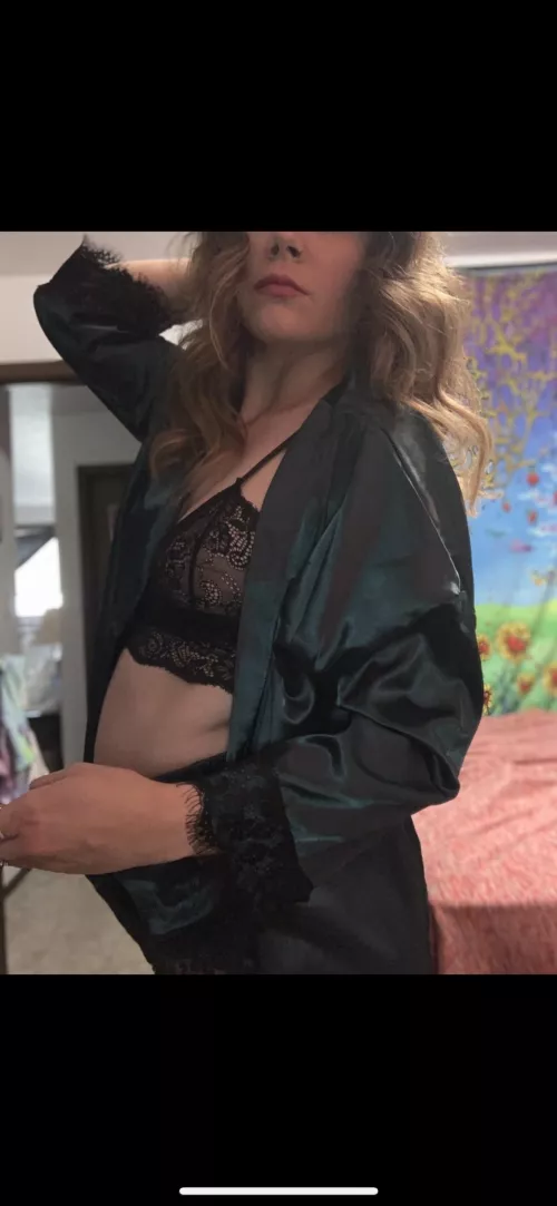 Eyes on me, baby. Always on me!