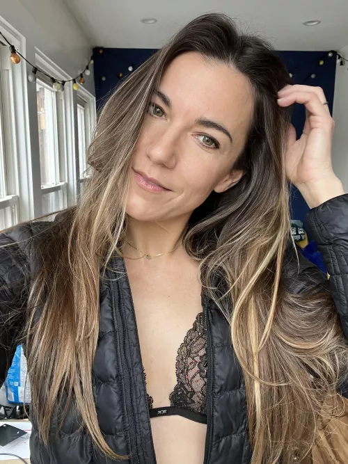 Going to the store. Should I zip up or nah? 39F