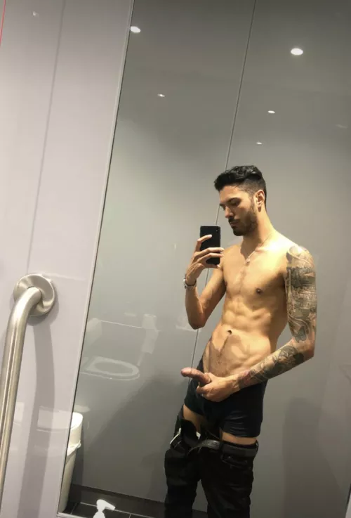 Got a bit horny at work today so took a quick 💦 break…Would you join me if you could?