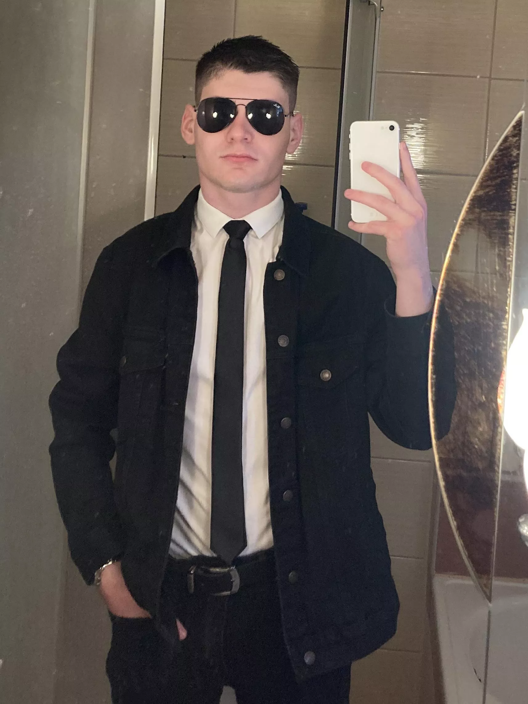 Got my heart broken for the first and damn it sucks.