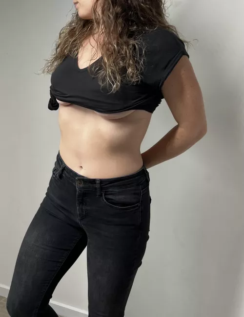 Help me taking this top off please 😇