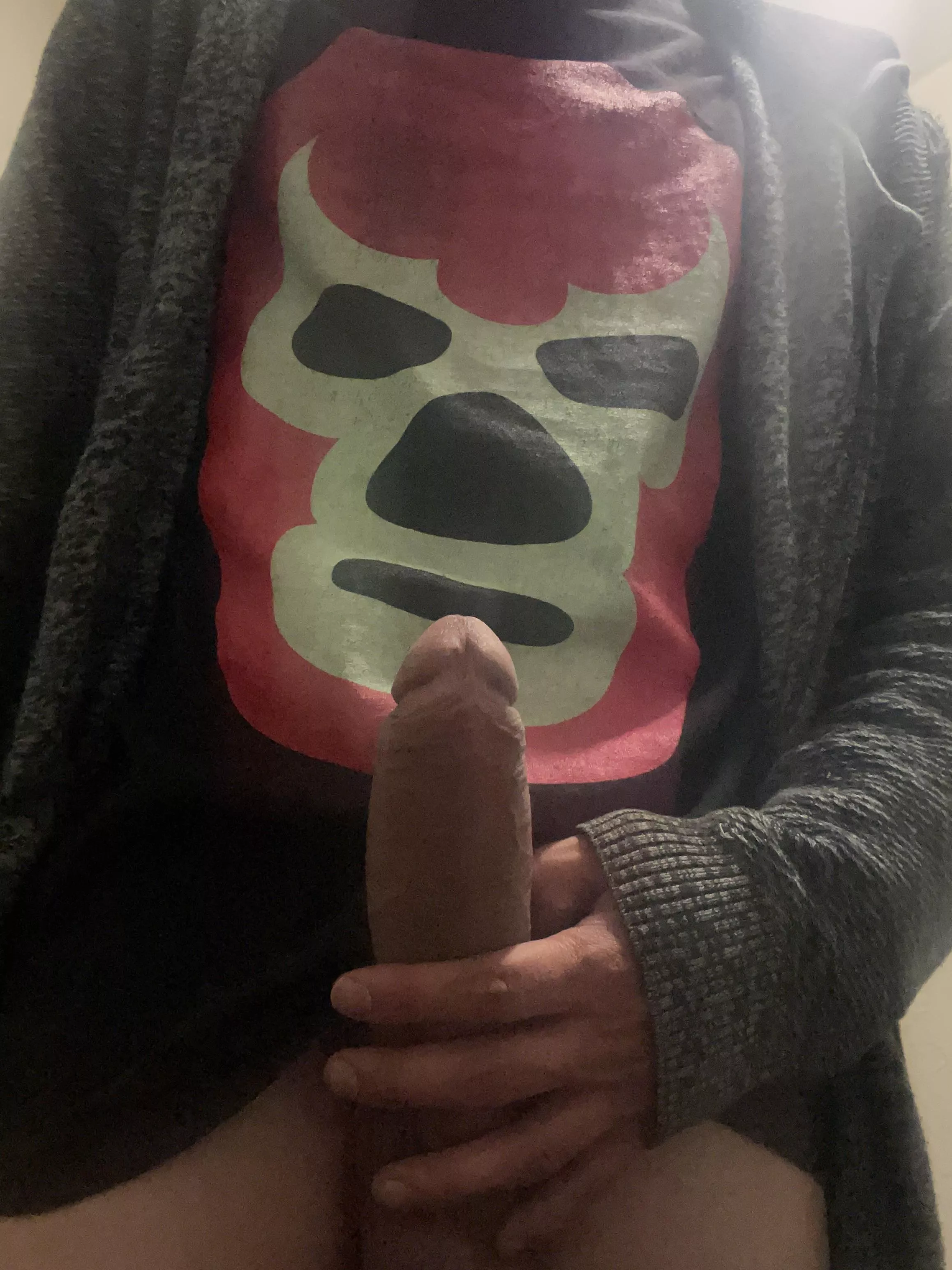 Hey let’s wrestle in the bed? 😉🤭