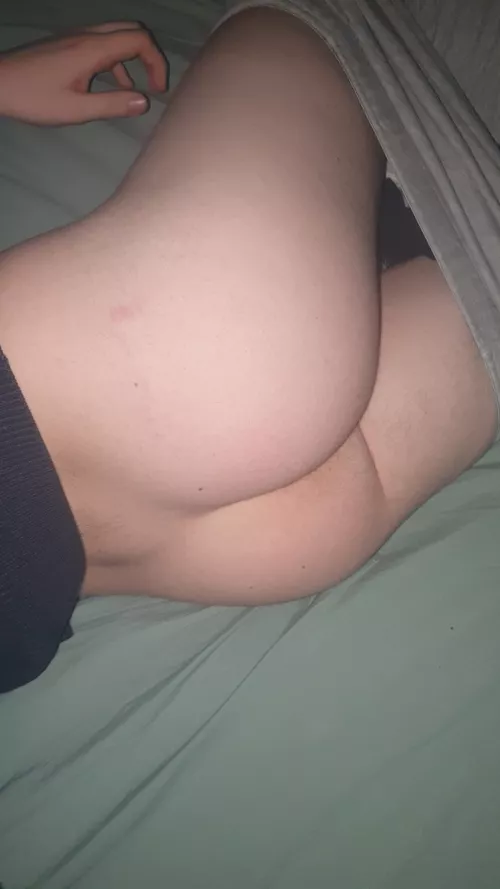 hi M18 here. im a limitless up for literally anything, I love really wierd and nasty kinks so if you got some hmu.