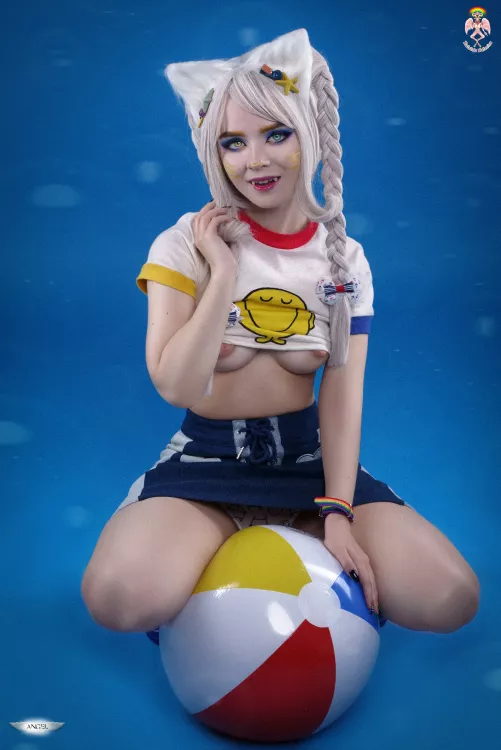 I meow and flirt a lot 😇