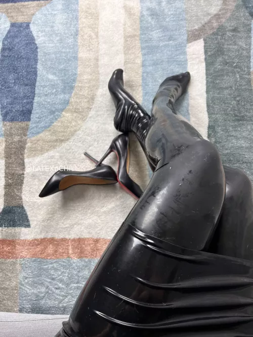 I think it's time for you to give my stockings a tongue shine