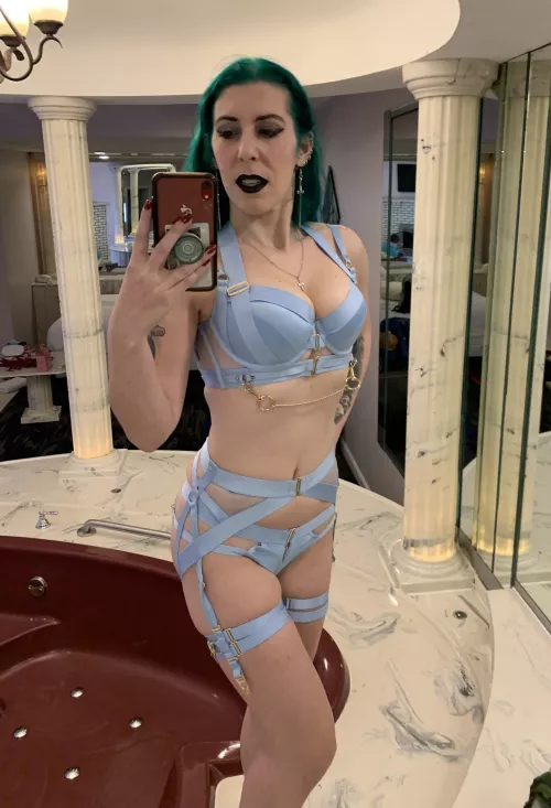 [IG] Spooky in baby blue