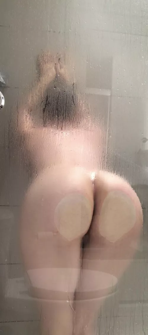 In honor of my [f]irst cake day on Reddit, here is a good bit of cake for y’all to enjoy 🎂