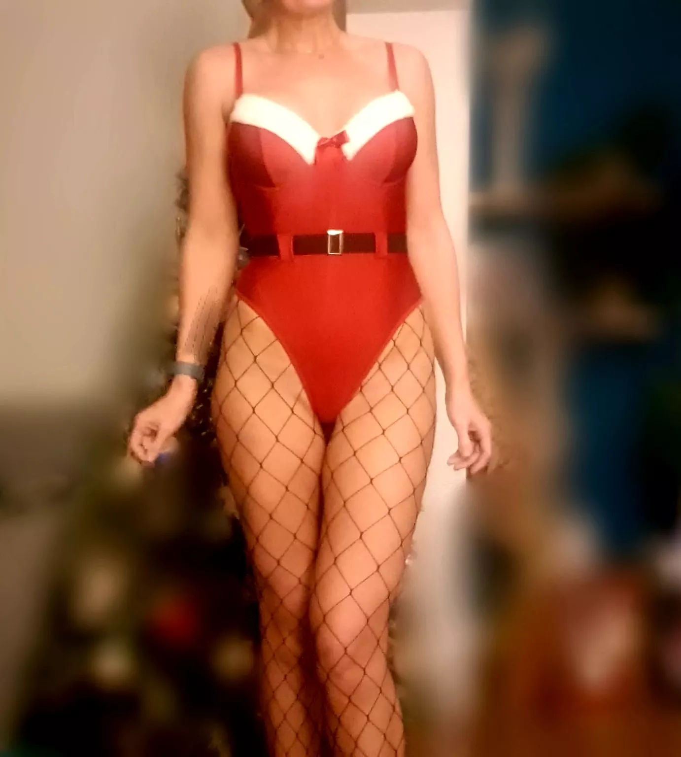 Is Mrs Claus a Milf?!