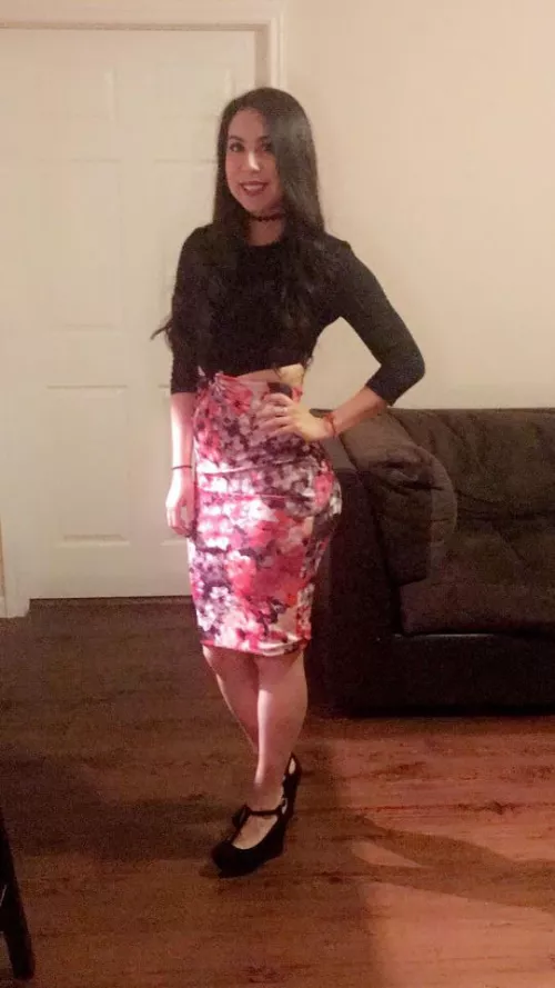 Looking for someone to jerk to pics of my wife’s booty