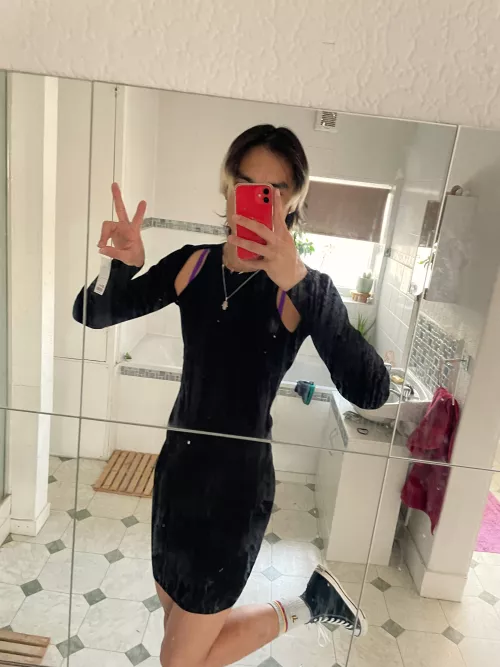 My first upload🙈 probably should have clean my mirror🥲 nvm… hope ppl like