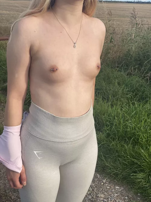 Nearly got caught by the farmer, what would you do if you caught me 🥵 [f]21