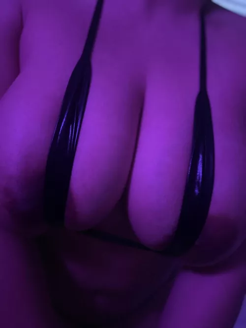 Nips are too big for this lingerie 💜🦄