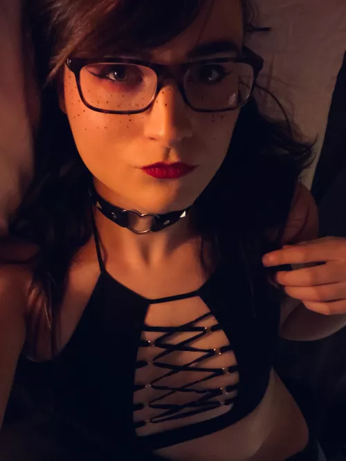 Nothing compliments makeup like some fancy lighting techniques!