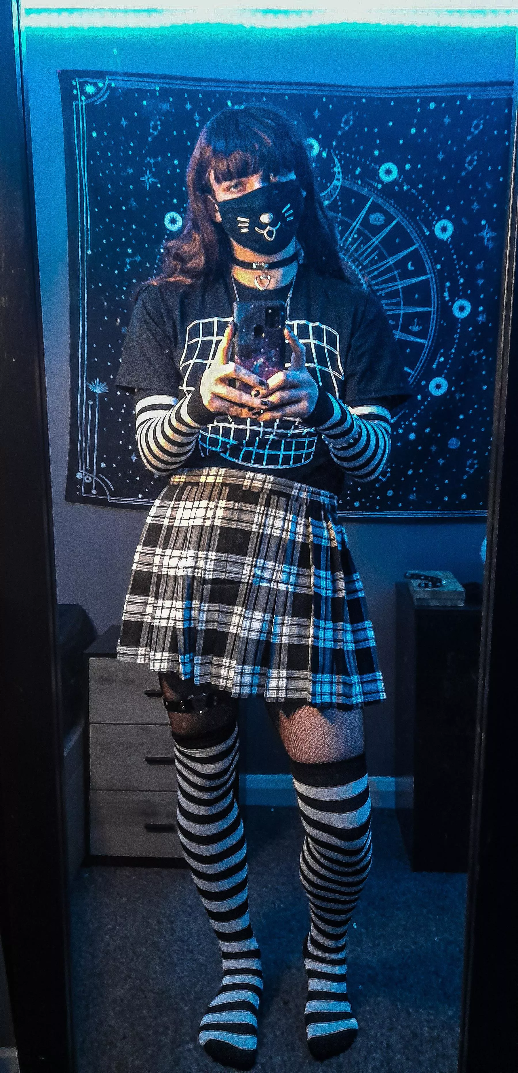 Now that you've seen me, we legally have to cuddle! Sorry I don't make the rules🥰