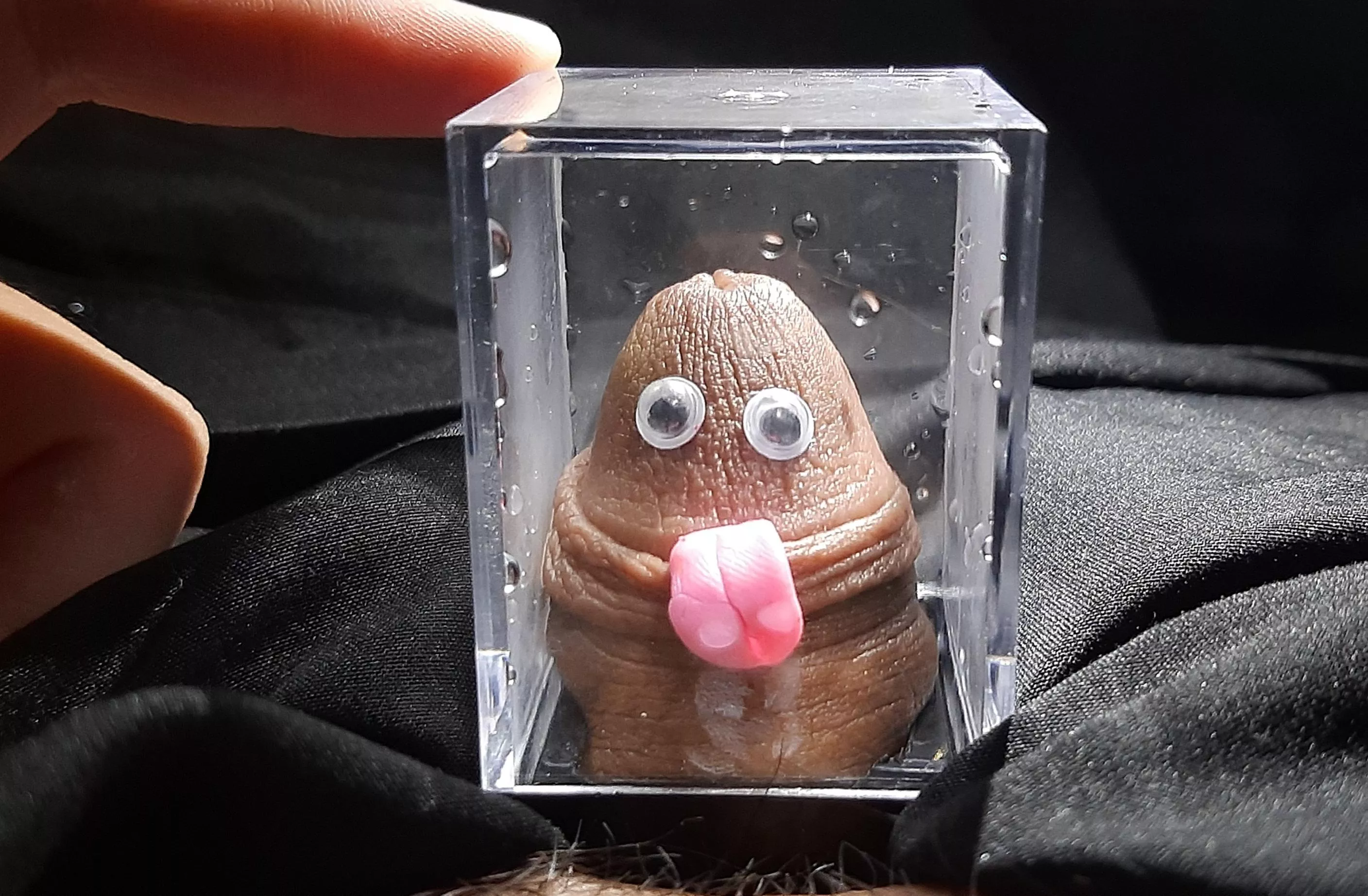 Please do not approach the glass or engage with the inmate