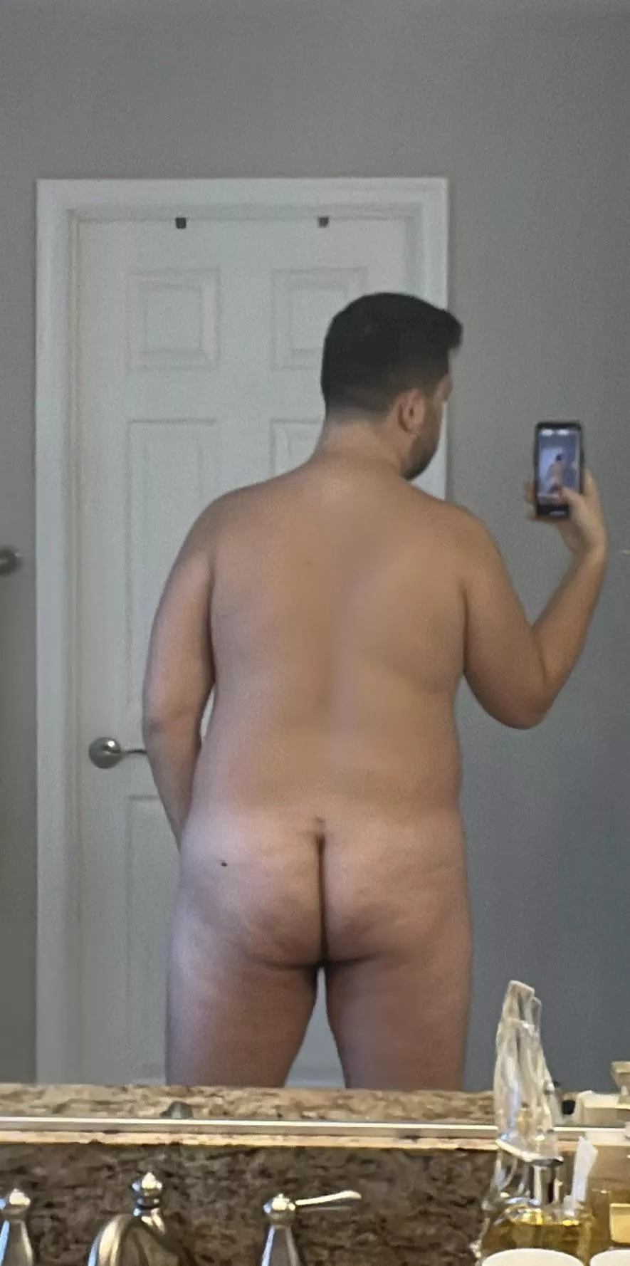 Prepped my hole before I go out for some public fun 🤤 Anyone joining?