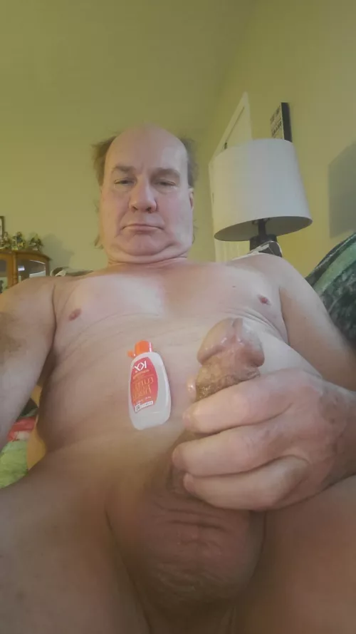 read to suck large gay, cut, and manscaped cocks.