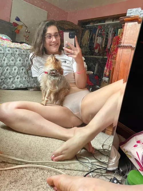 Spread eagle thighs for the bis