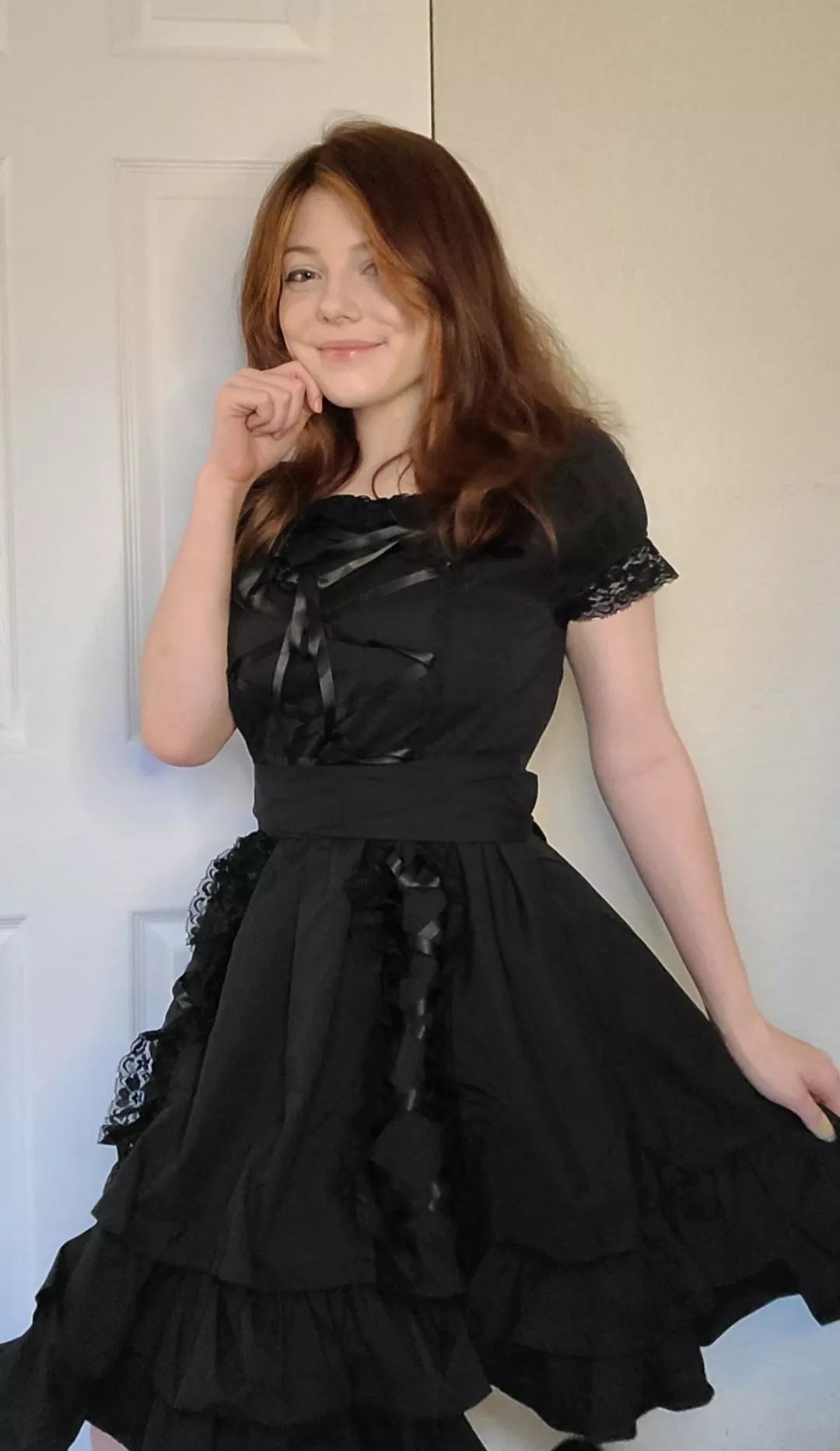 Submit to me sissy.I know what you deserve and where you belongs to 😈🍆