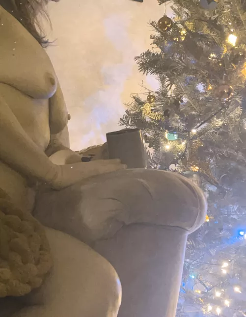 Taking the time to admire my tree. (F)