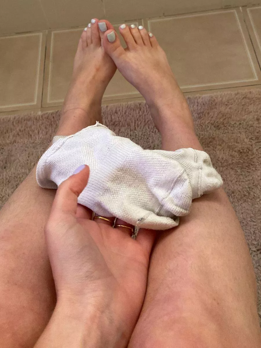 The only thing you can smell is my stinky socks.