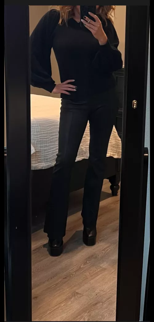 Today's work attire! 💋