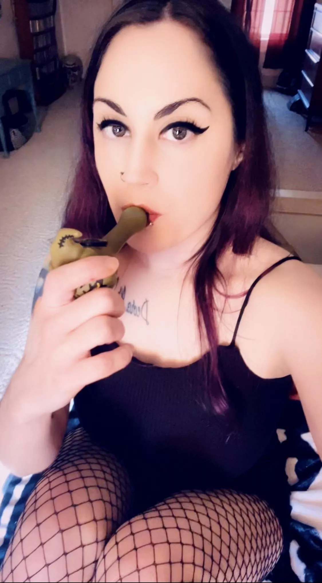 What’s hotter than a stoner girl in fishnets? 🖤