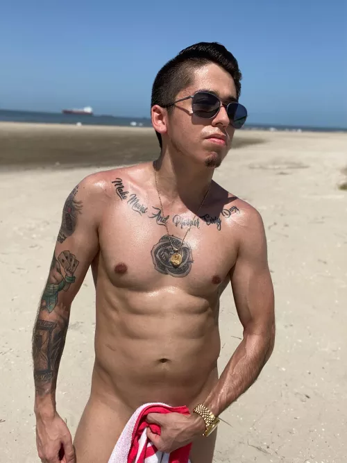 Who wants to see me remove the towel? 🙈