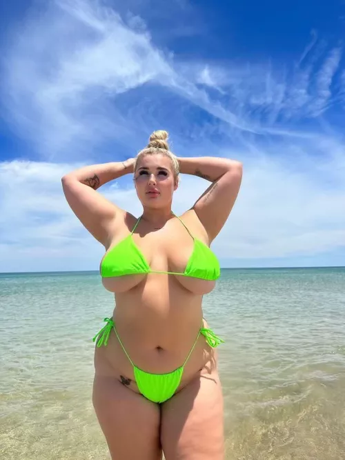 Would you fuck me at the beach?🤪