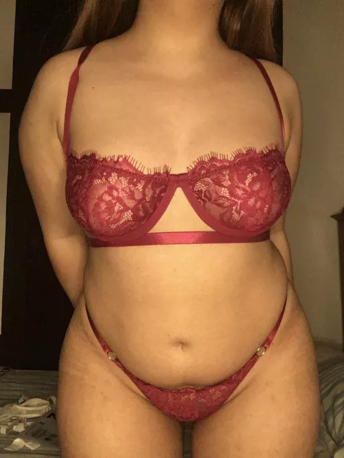 Would you like me to wear this on the first date? 🙈