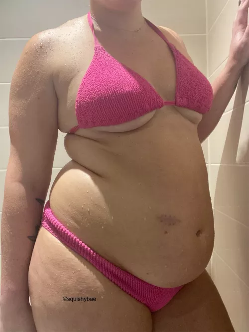 Would you shower with Squishy? 💕