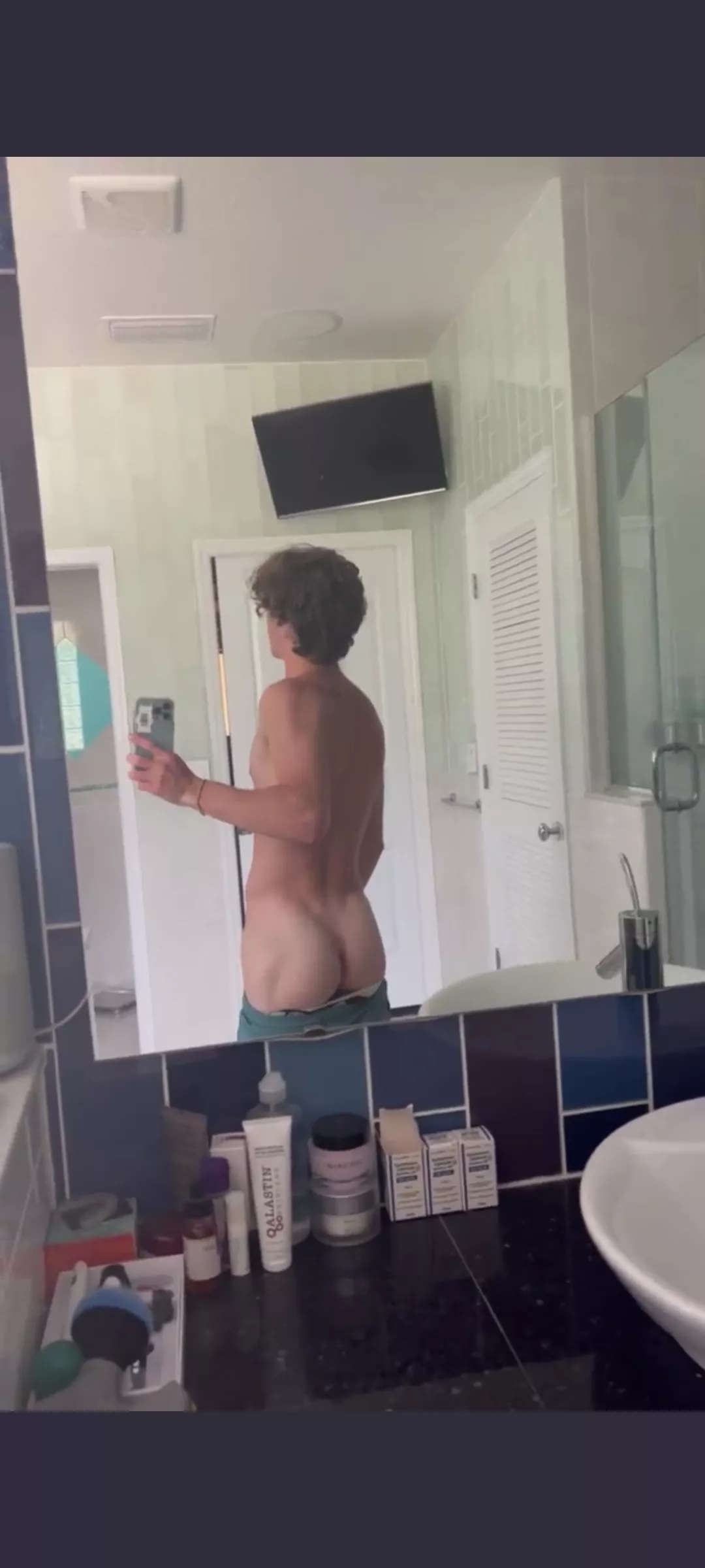 [18] hii, wanna rim me? 🙈