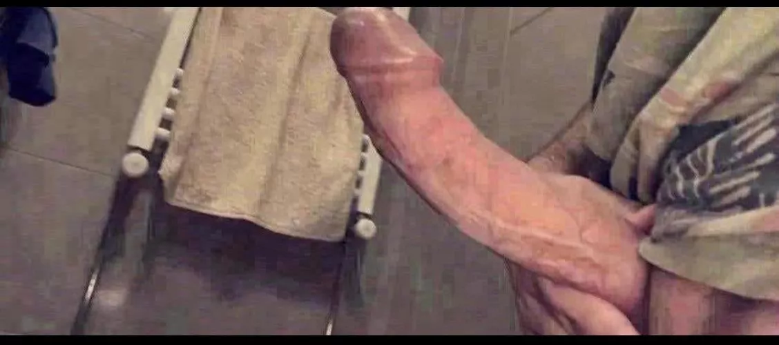 22 UK, str8 curious. Verbal top looking for verbal and nice ass. Mature+++ be verbal. Uk+ snap hungcuriousto22