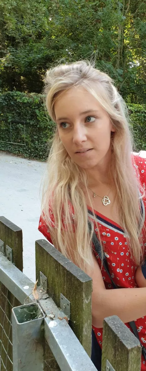 27 yo send sample with face to trade tele gg59800 french ++