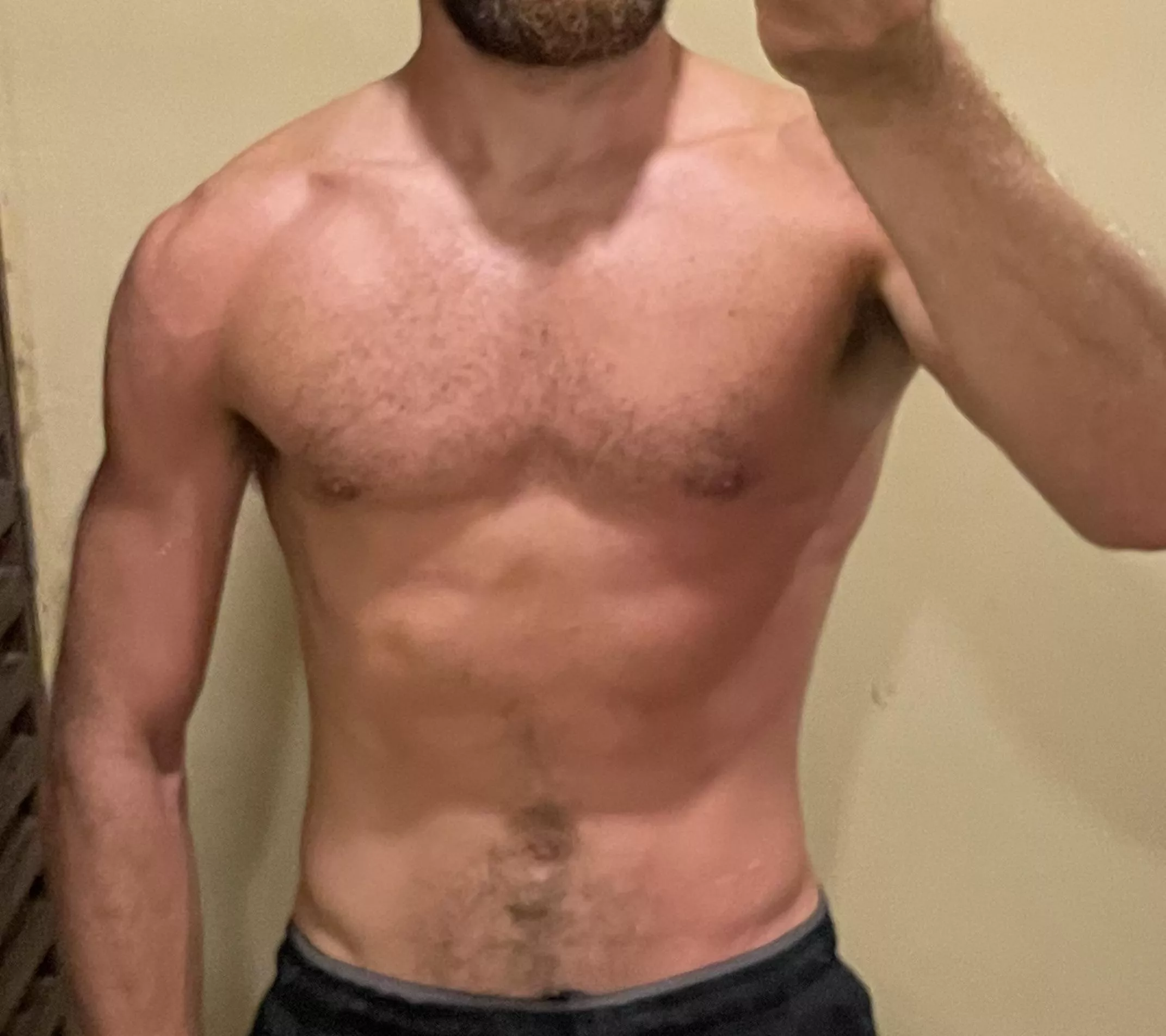 33 yo fit, hung, hot for muscled bros @nxtdrgy