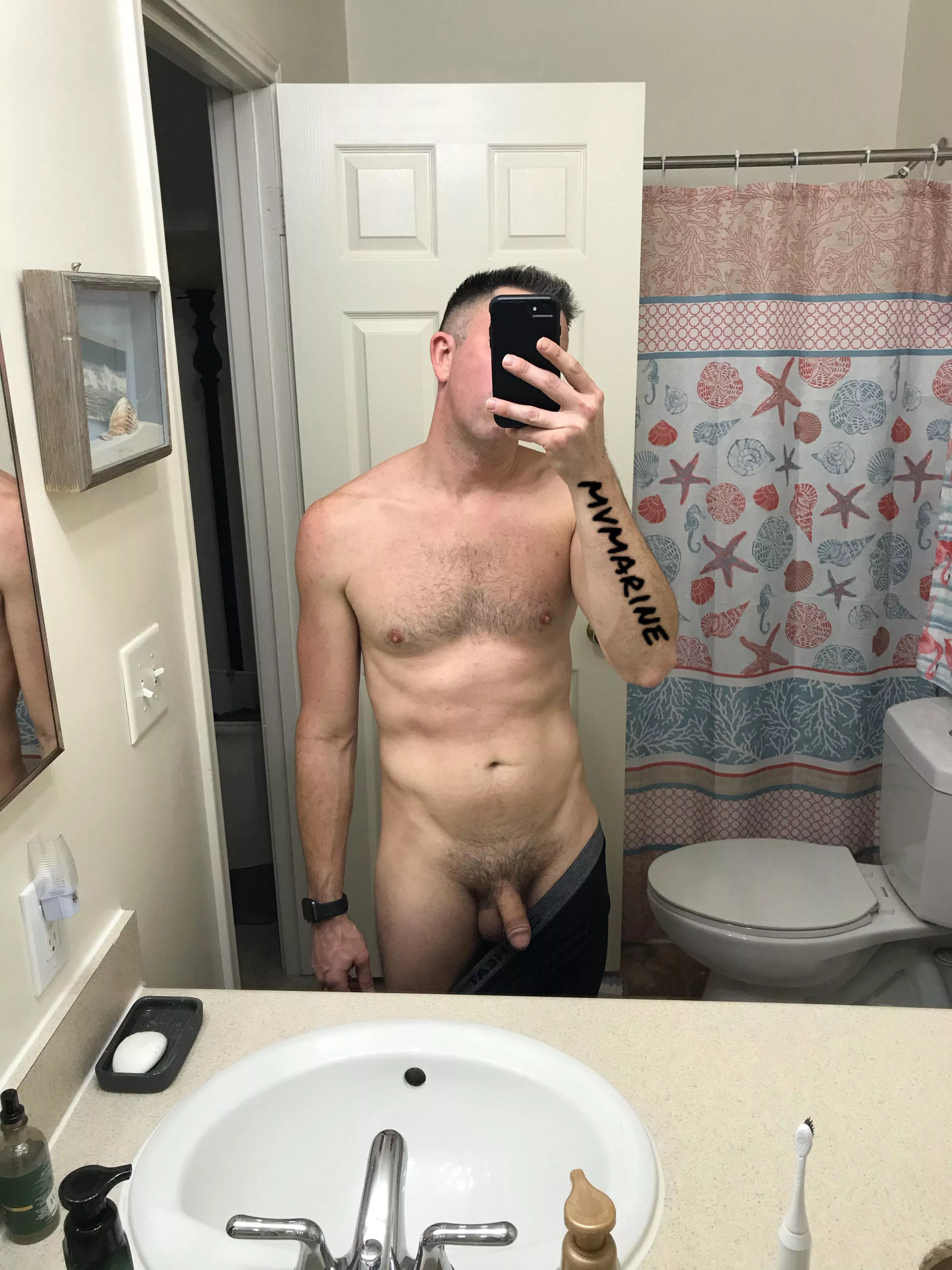 [35] male, 69”, 148 lb. Post run nude. Rock what you got!