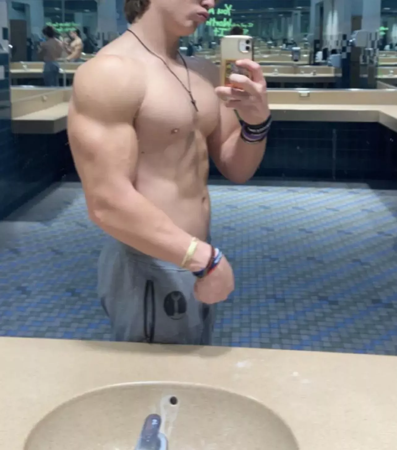 Alpha guy looking for limitless slaves.