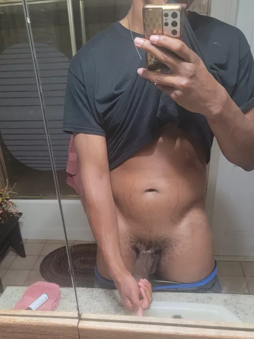 any sexy sissies wanna chat or fuck? big asses only