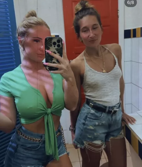 Blondies pierced & ready to flaunt 🥵 can’t tell if the Brunettes are pierced but I see her catching a peak. 👀