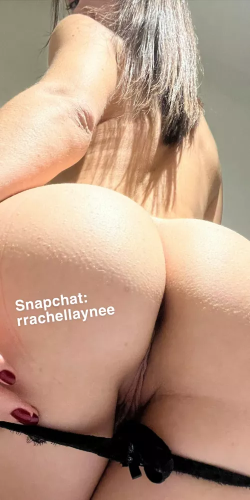 Can i get your tongue here please [f]