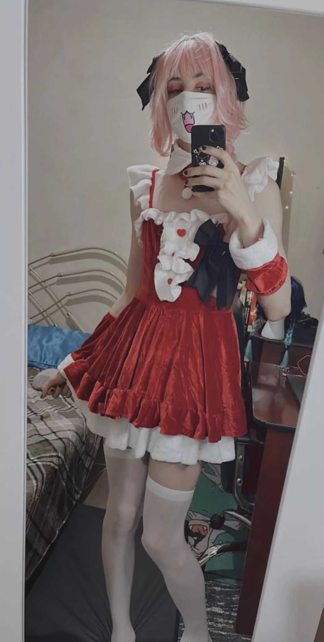 Can I make your Christmas happier with my little cosplay? 🥺