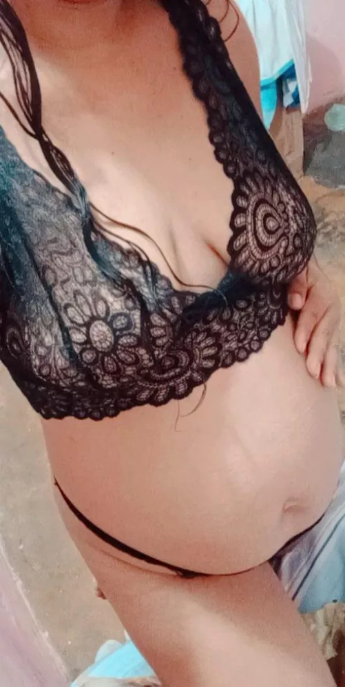 Christmas is here and I'm alone and pregnant. Do you want to be my baby's daddy so you can help me with food in exchange for fun?