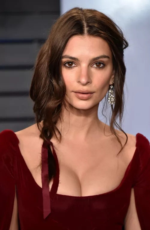Emily Ratajkowski