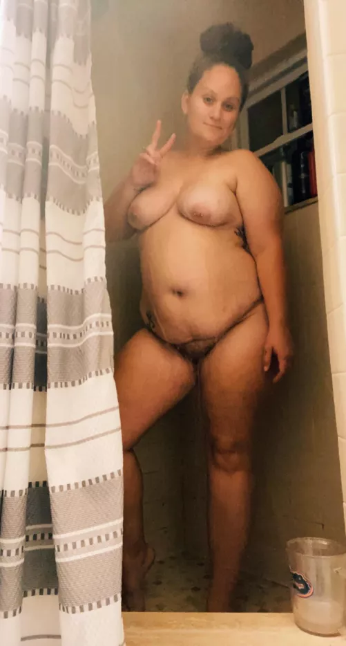 F [34] I’m waiting for my father in law to come over and cream pie me in the shower…