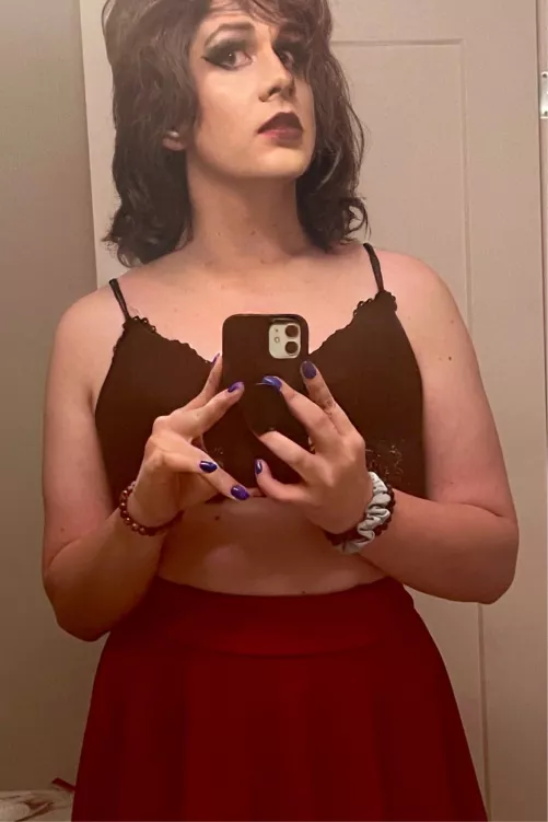 Girly vibes, hint of darkness 😚